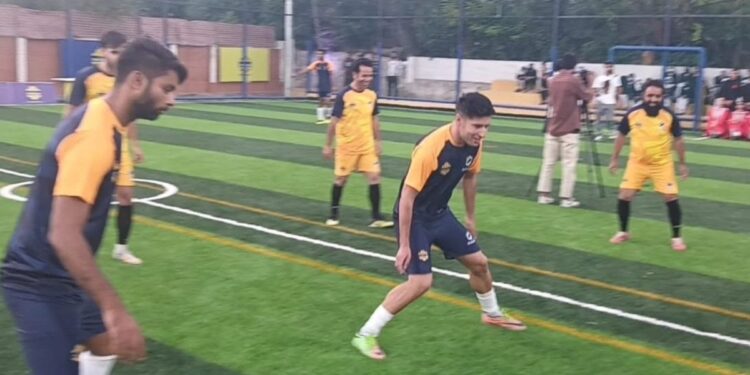 Brothers Set Up New Astro Turf in Kashmir for Football Buffs; Omar Abdullah, Sports Secy Pass Ball