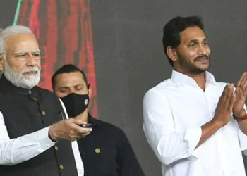 PM Modi lays stone for ₹10,500 cr projects in Vizag, says ‘India centre of hope’