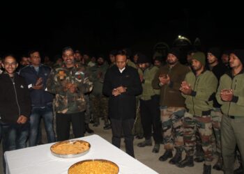 AAMHI PUNEKAR (NGO FOUNDATION) FROM PUNE AND KAFILA FOUNDATION CELEBRATED DIWALI WITH TROOPS OF INDIAN ARMY