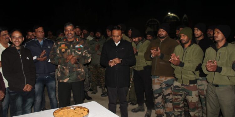 AAMHI PUNEKAR (NGO FOUNDATION) FROM PUNE AND KAFILA FOUNDATION CELEBRATED DIWALI WITH TROOPS OF INDIAN ARMY