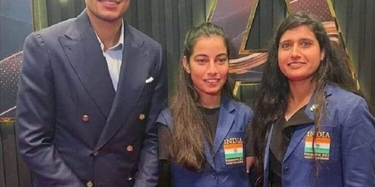 Shubman Gill with World’s No. 1 Para Archer Sheetal Devi from Jammu Kashmir