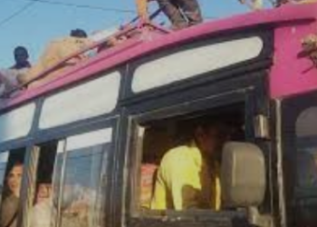 Traffic Police lodges FIR against driver for overloading