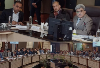 CS addresses trade bodies, industry associations; assures resolutions of issues